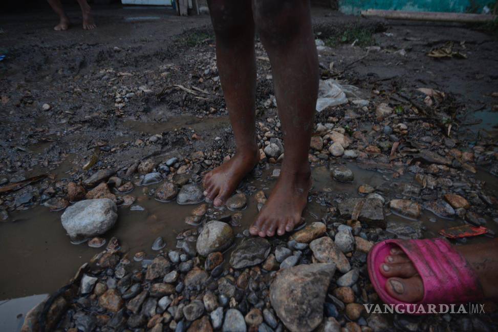 $!Tras fuertes lluvias se registraron desbordes de arroyos en la Región Carbonífera de Coahuila, donde el municipio de Múzquiz quedó prácticamente bajo el agua