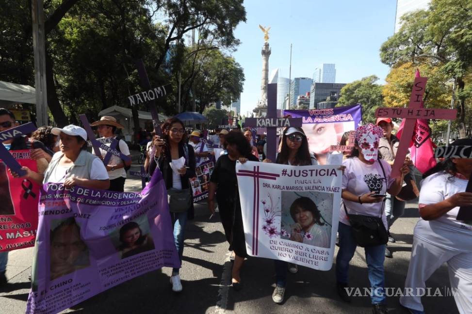 $!Marchan hacia el Zócalo familiares de víctimas de feminicidios