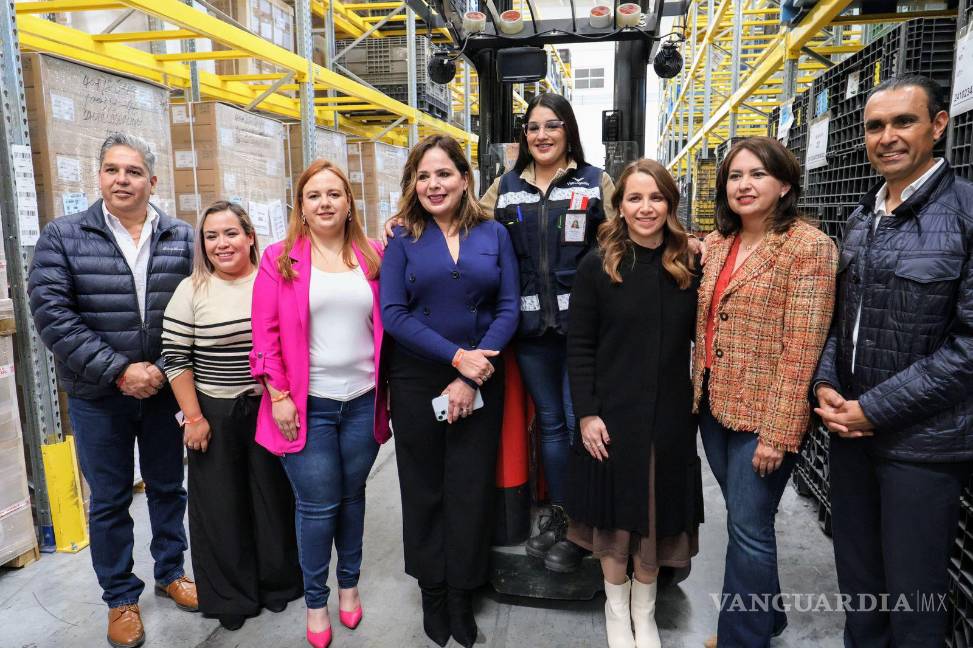 $!Autoridades locales y empresariales se unieron en la firma del convenio para promover la inclusión de mujeres en el sector industrial de Arteaga.