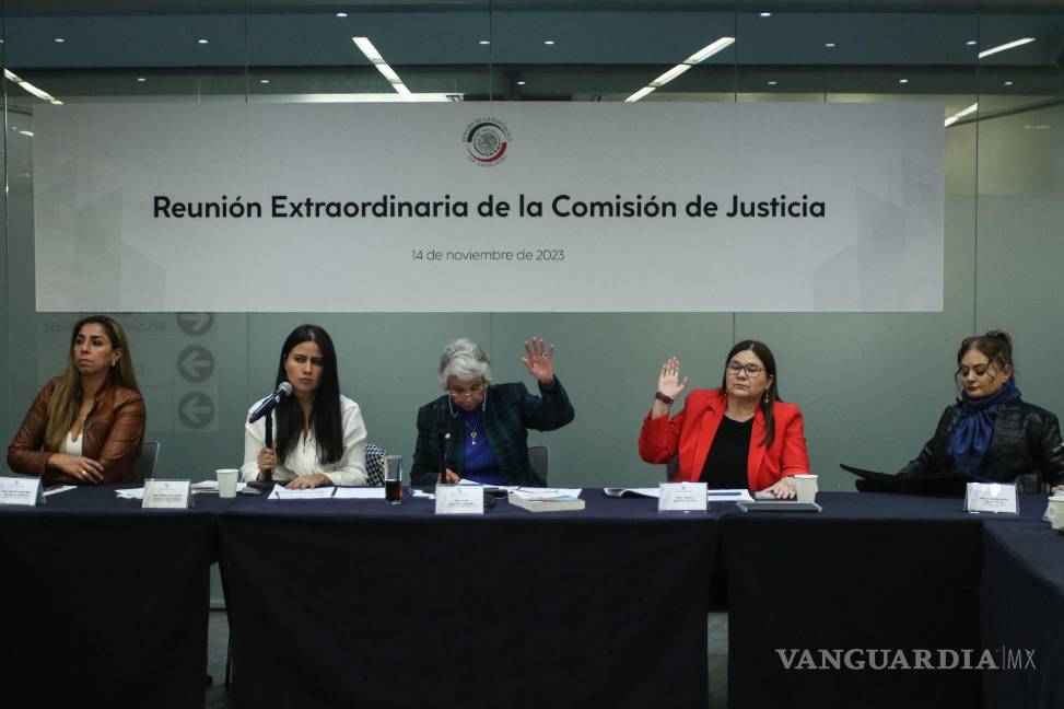 $!Reunión extraordinaria de la Comisión de Justicia encabeza por Olguín Sánchez Cordero, Indira de Jesús Rosales San Román en la Cámara de Senadores donde el tema fue la aprobación de la renuncia del ministro Arturo Zaldívar Lelo de Larrea.