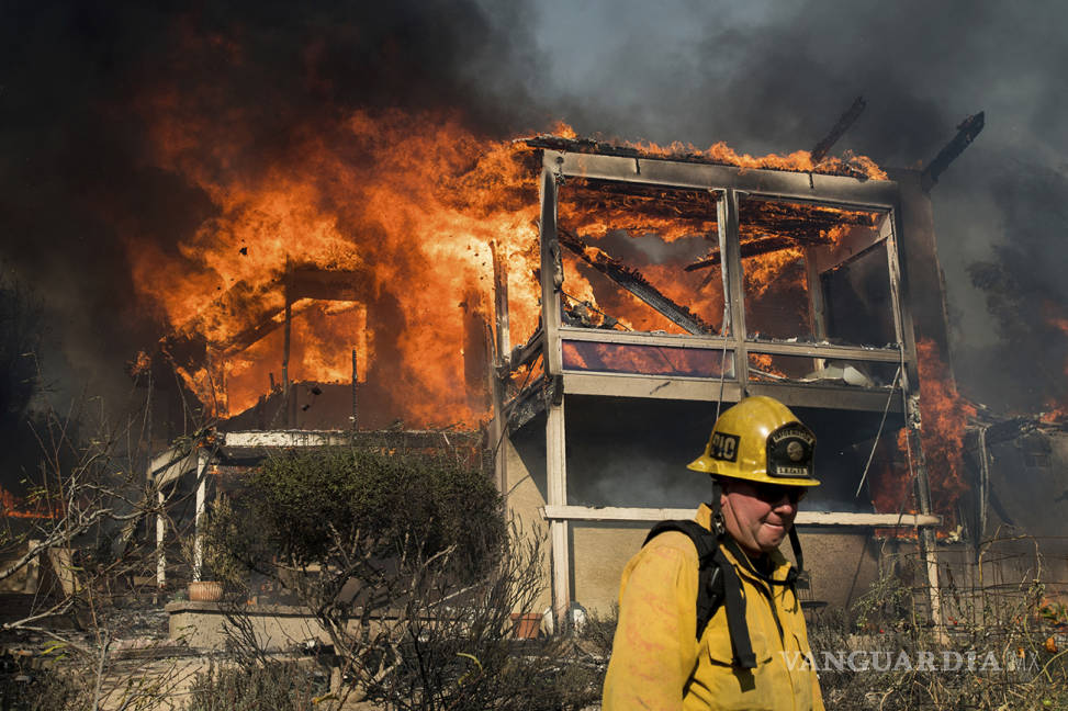 $!Gobernador de California decreta emergencia por incendios