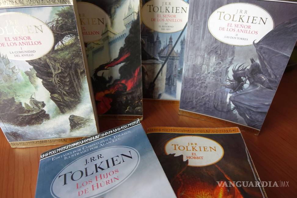 $!En segundo lugar encontramos “La Comunidad del Anillo” de Tolkien, un clásico de fantasía.