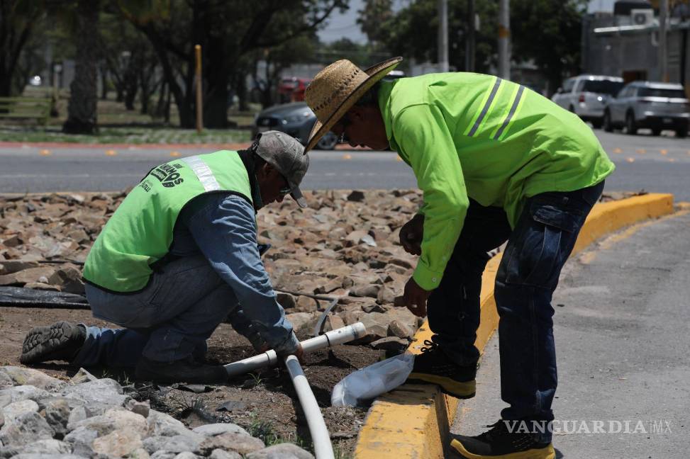 $!Cuadrillas municipales rehabilitan la fuente con trabajos técnicos en el sistema hidráulico y estético.