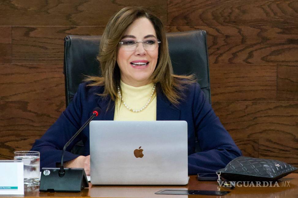 $!Blanca Lilia Ibarra, comisionada presidenta, durante la sesión extraordinaria del Instituto.