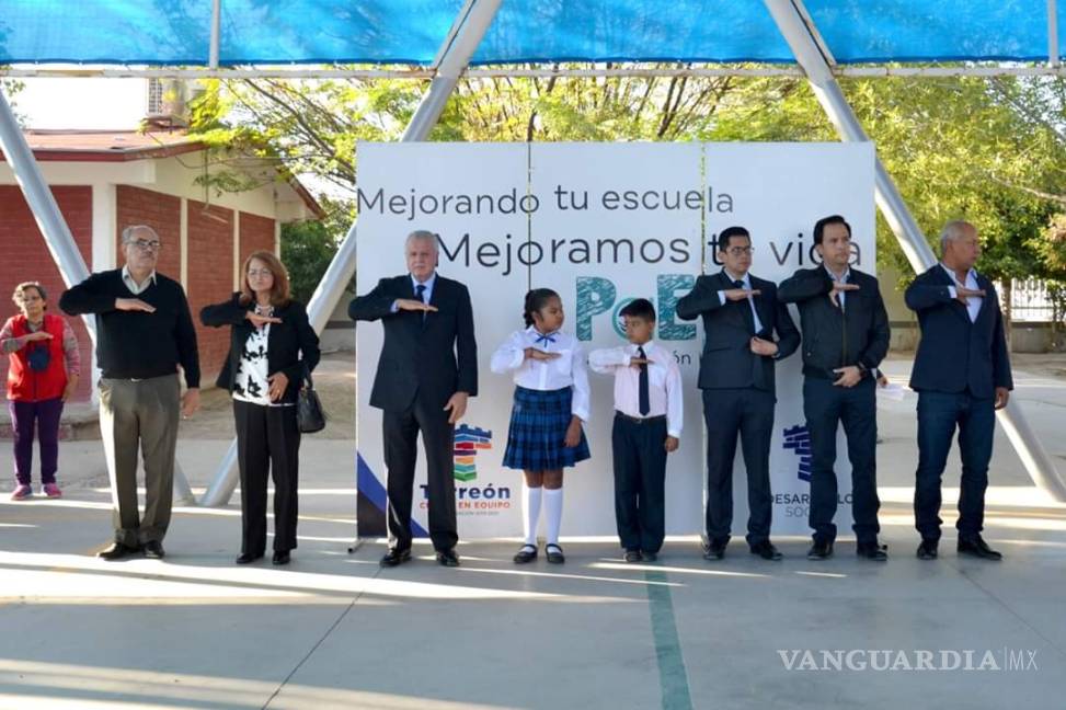$!Ayuntamiento de Torreón lleva el Programa de Acción Escolar al ejido El Perú