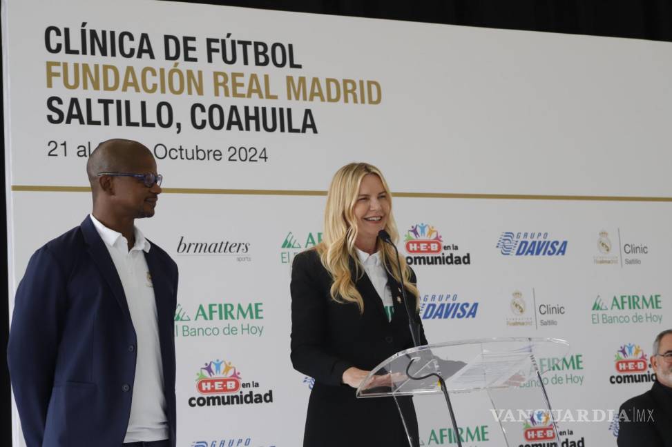 $!Julio César Santos, exjugador del Real Madrid, acompañó a las autoridades en el evento de apertura.