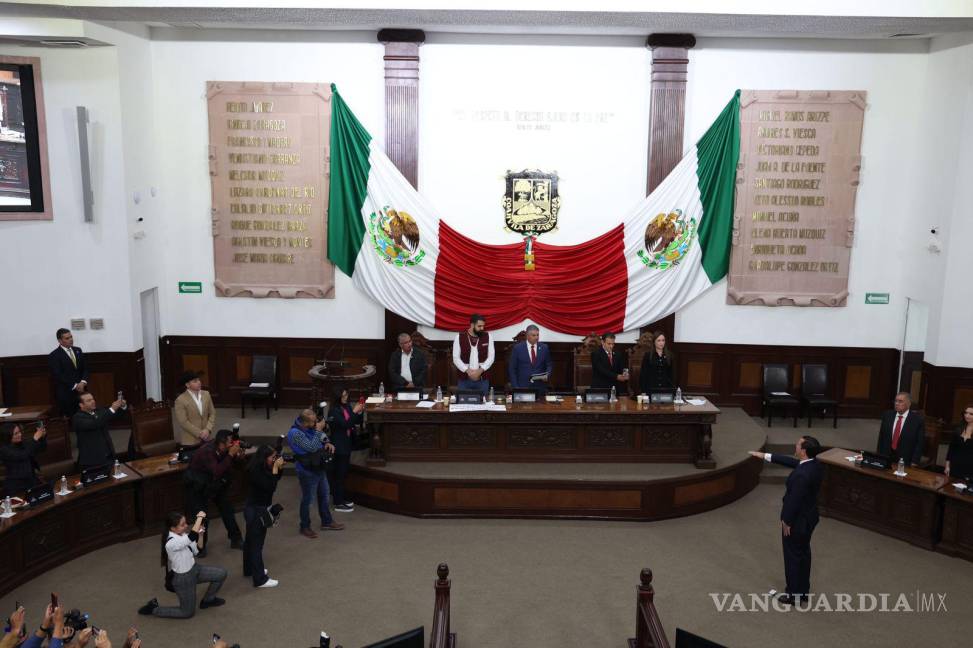 $!La ceremonia de protesta contó con la presencia de autoridades como el Magistrado Miguel Mery Ayup y José Ángel Rodríguez Canales.