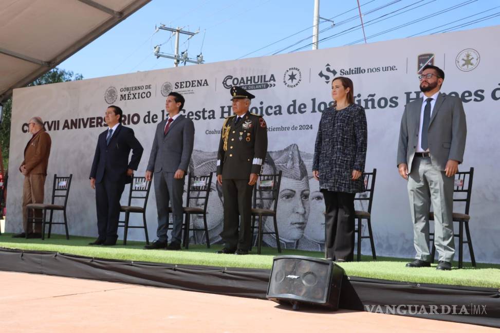 $!Autoridades civiles y militares rindieron tributo a los jóvenes héroes de la Batalla de Chapultepec.