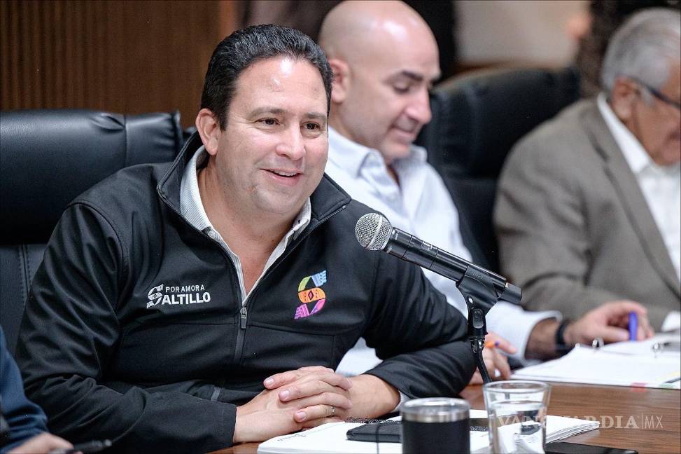 $!El alcalde Javier Díaz González supervisó los avances en el fortalecimiento del abasto de agua en Saltillo, tras la aprobación de nuevos pozos por el Cabildo.