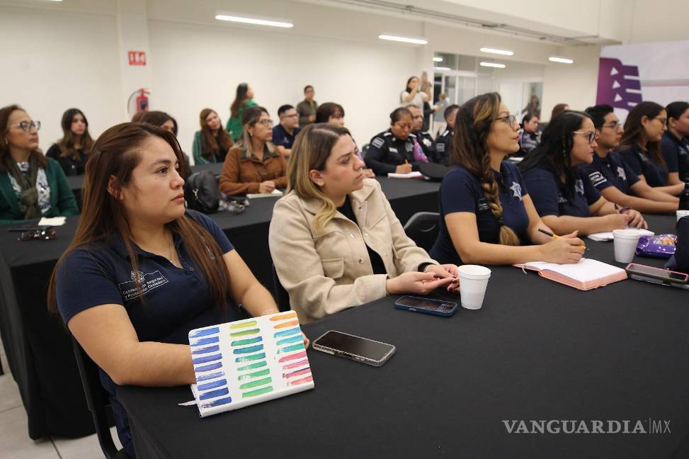 $!Vanessa Fernández Tonone destacó la importancia de la capacitación continua para mejorar la atención a la ciudadanía.