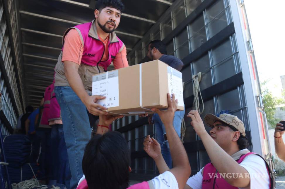 $!Las boletas electorales para la elección federal llegaron a Coahuila acompañadas de la documentación necesaria para la jornada electoral.