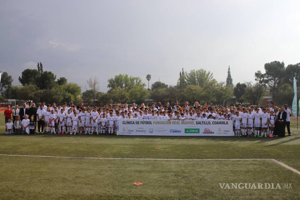 $!La Fundación Real Madrid, en colaboración con Brmatters Sports, inauguró una Clínica de Fútbol en Saltillo, destinada a más de 100 niños y jóvenes de 6 a 14 años.