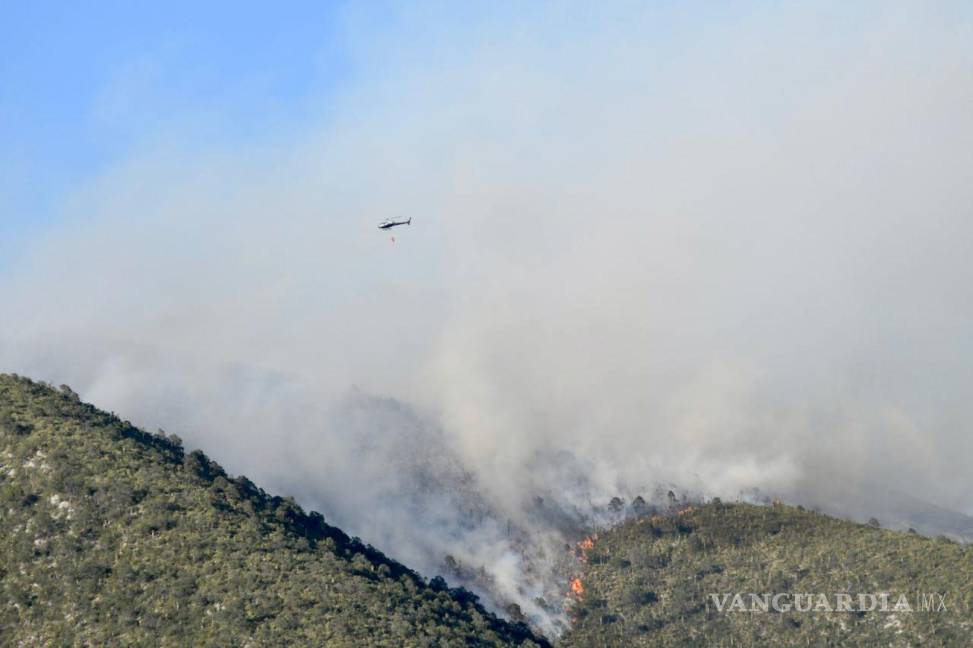 $!26/05/2024. Incendio forestal en Jagüey de Ferniza, en el Cañón de los Búfalos, en Arteaga, Coahuila.