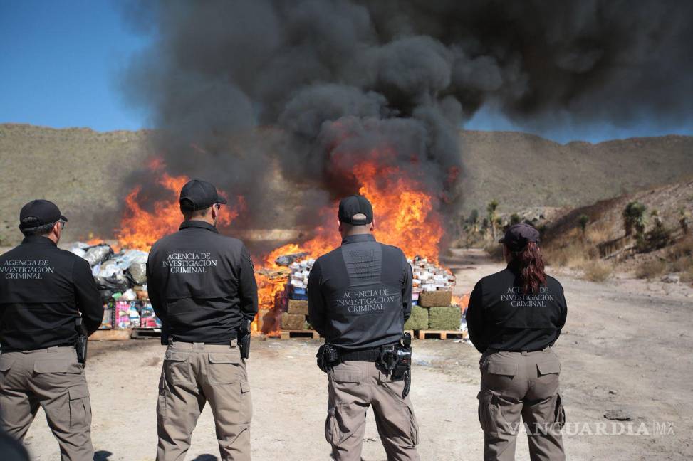 $!Se destruyeron más de una tonelada de drogas, incluyendo 610 kg de marihuana, 373 kg de metanfetamina y 13 kg de cocaína.
