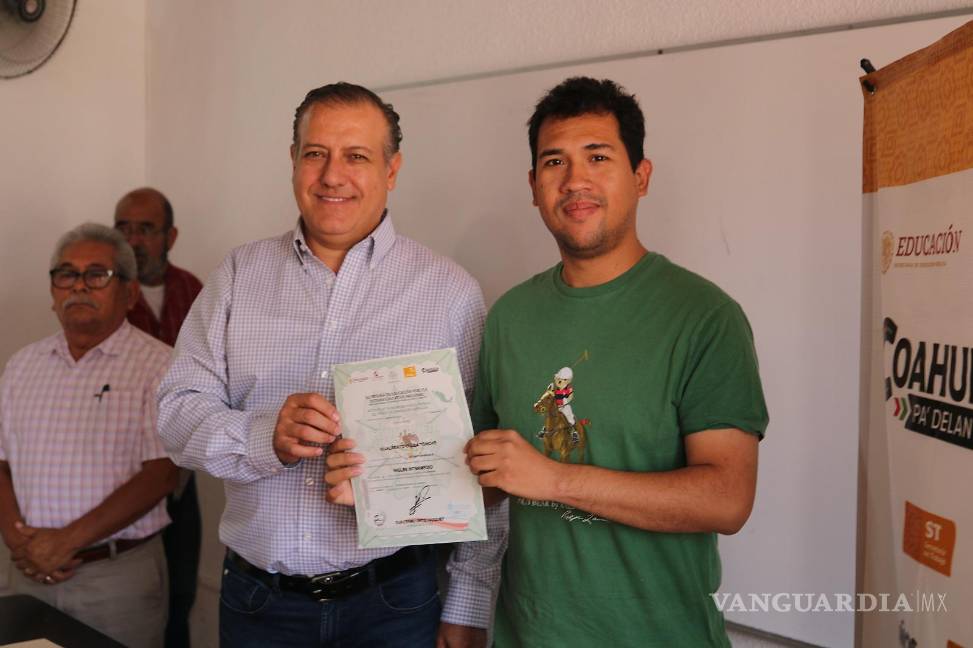 $!Las y los alumnos recibieron su constancia avalada por la Secretaría de Educación Pública tras finalizar la capacitación.