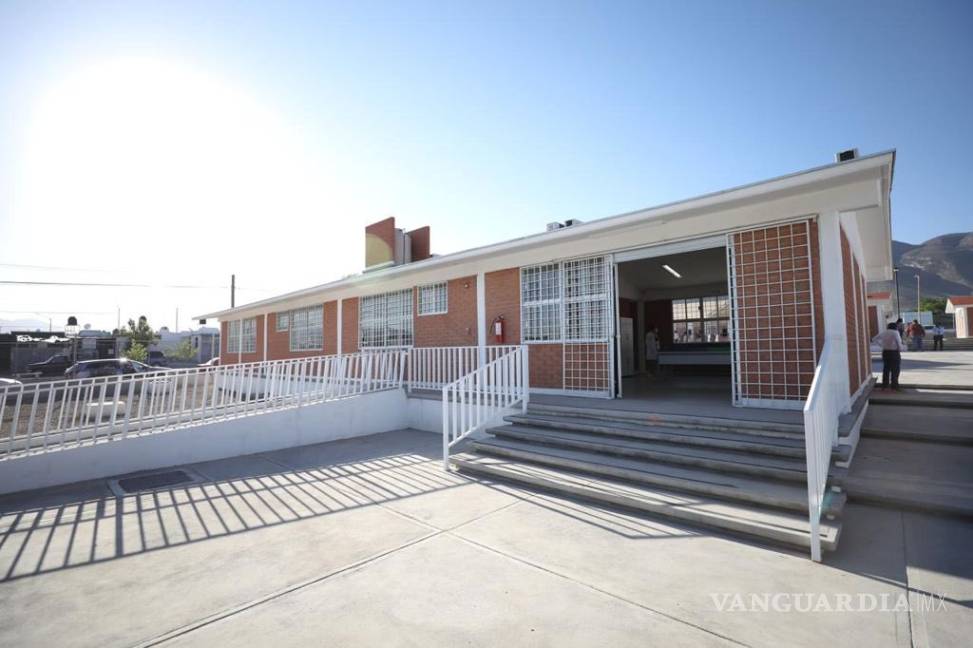 $!Inauguran escuela primaria ‘Luis Horacio Salinas Aguilera’ en el oriente de Saltillo