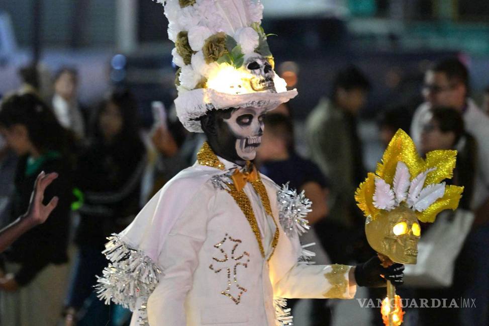 $!Estudiantes monclovenses destacaron por la creatividad de sus altares y comparsas.