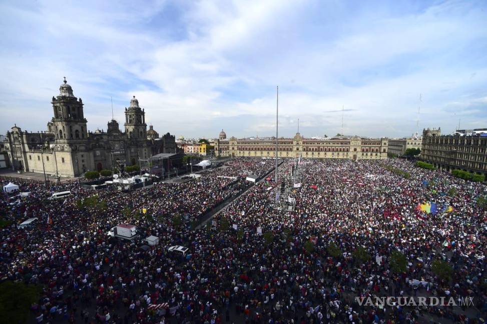 $!Informe de AMLO: Simpatizantes, morenistas y trabajadores de gobierno llenaron el Zócalo