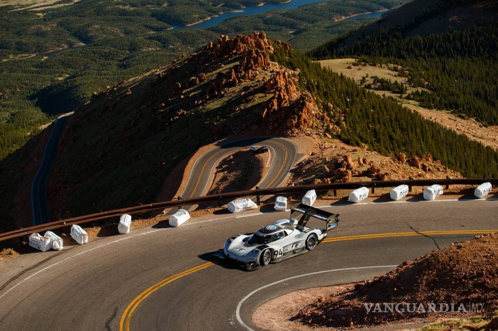 $!Volkswagen I.D. R y Romain Dumas pulverizan récord de Loeb en Pikes Peak