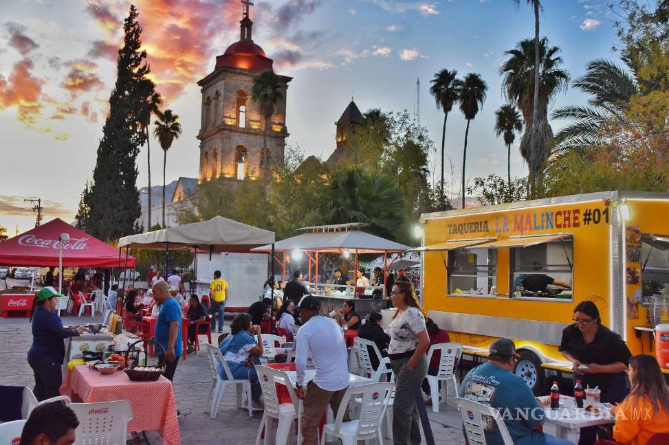 $!Música y actividades gratuitas acompañaron la celebración automotriz en el Pueblo Mágico.