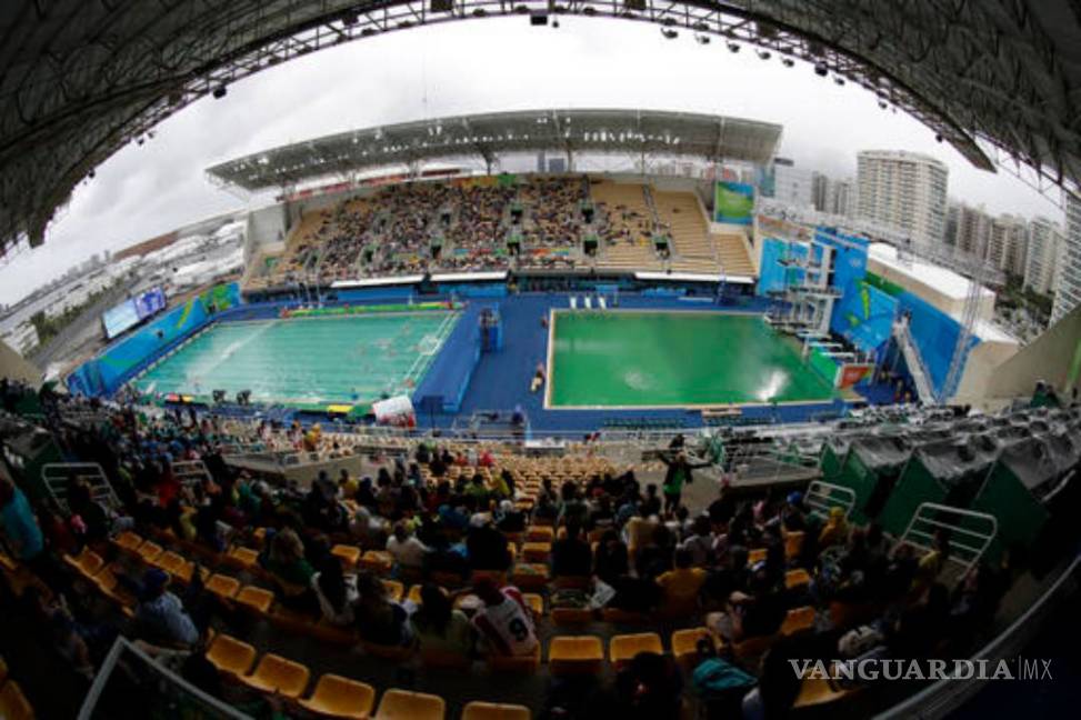 $!Cierran piscina de clavados de Río por mal olor después de agua verde