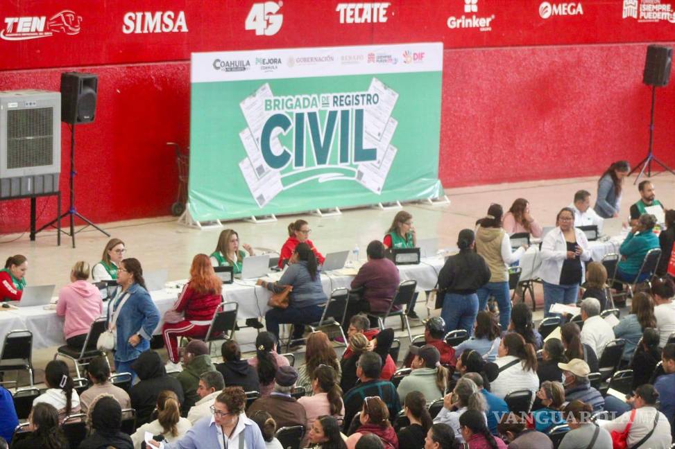 $!Personal del Registro Civil brindó atención ordenada y ágil en la brigada.