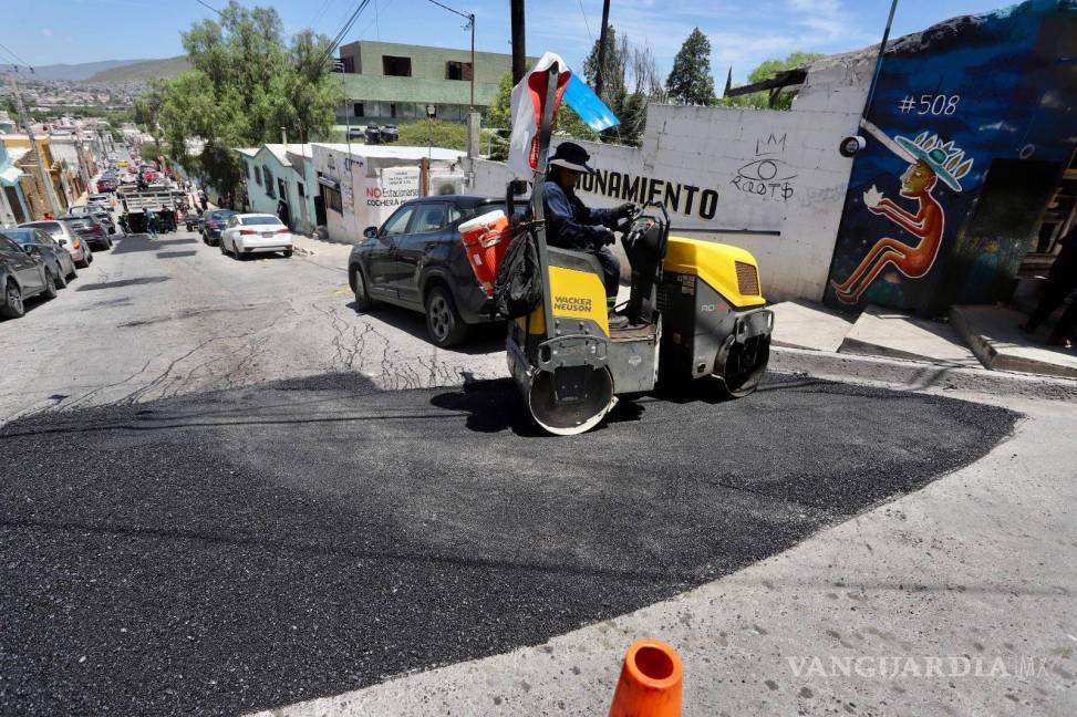 $!Las cuadrillas de trabajadores municipales redoblan esfuerzos, para mantener las calles en buen estado.