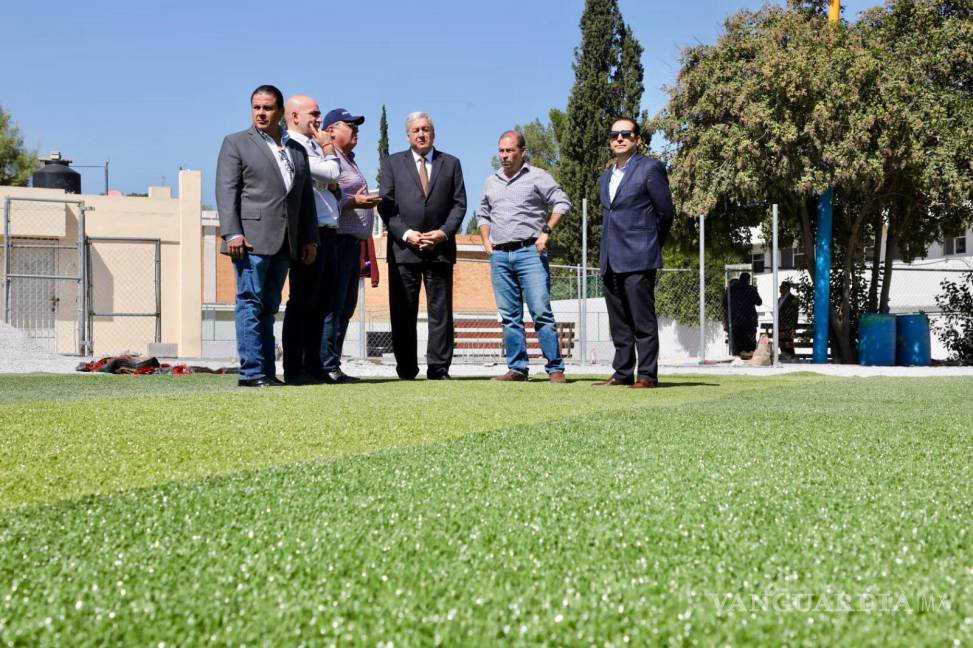 $!Cientos de jóvenes deportistas de Saltillo podrán disfrutar de un campo de béisbol renovado en el Ateneo Fuente.