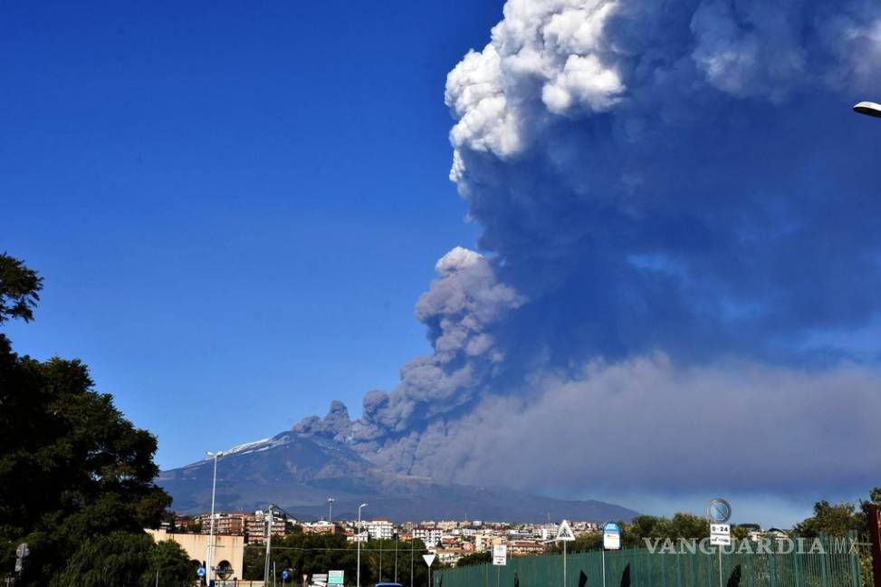 $!Sismo de magnitud 4,8 provocado por volcán remece Sicilia