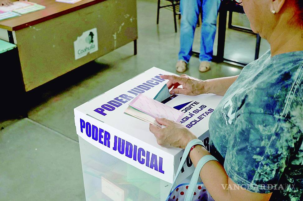 $!María Guerrero Rangel acudió a votar convencida de que el Poder Judicial necesita una transformación profunda y expresó su respaldo a los cambios impulsados por la presidenta Claudia Sheinbaum.