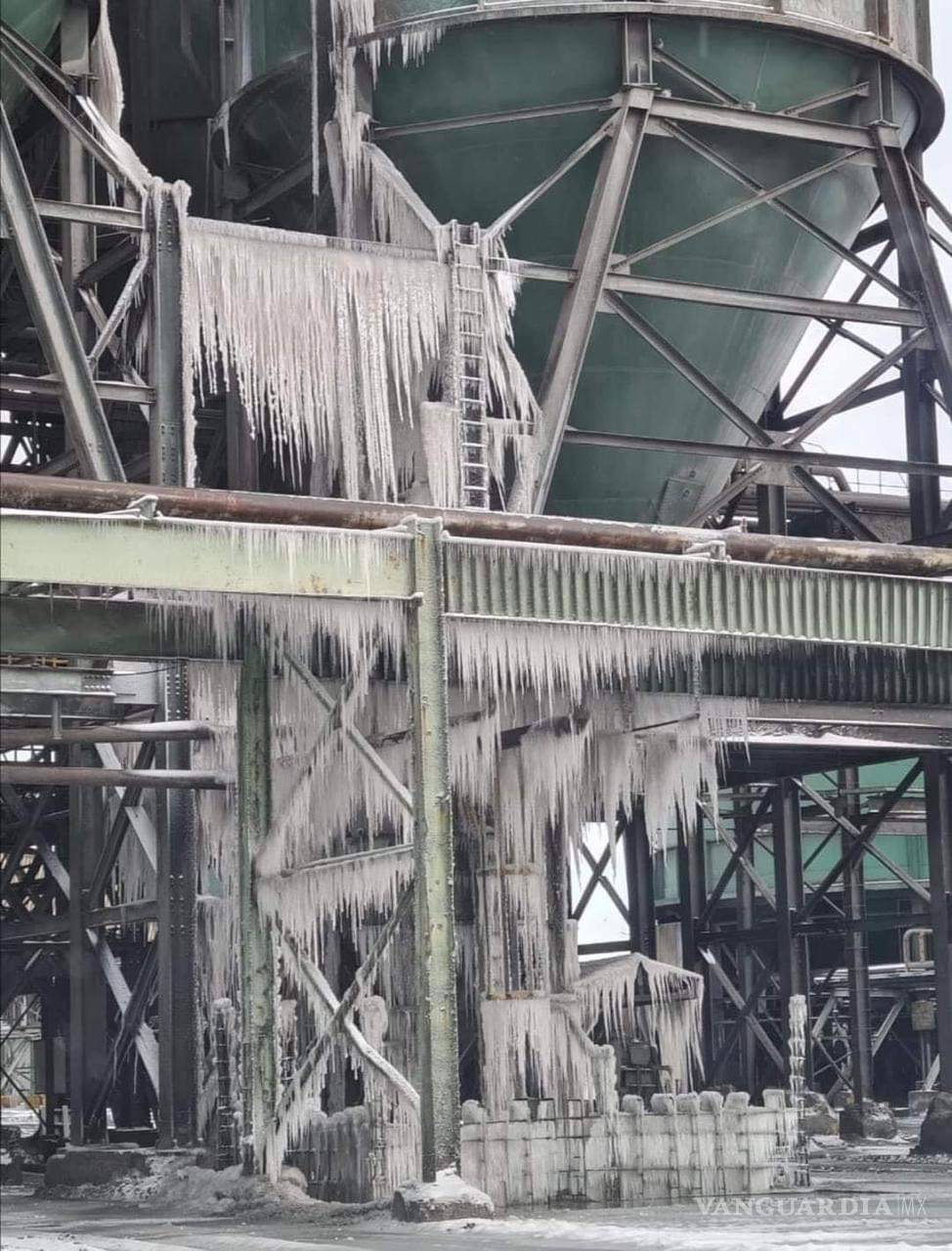 $!Congelamiento de termoeléctricas CEFUE en Nava, Coah., afecta al 13% del suministro nacional