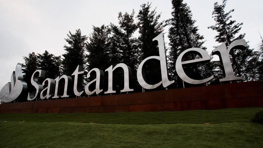 Banco Santander México abrió una convocatoria para otorgar 5 mil becas gratuitas de capacitación dirigida a emprendedores y pequeñas empresas.