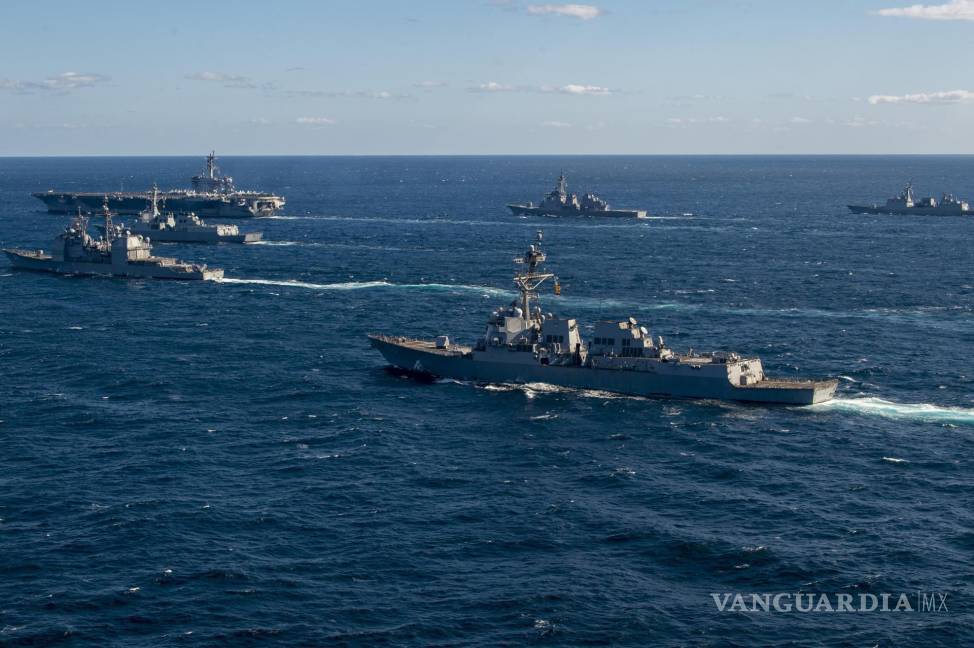 $!Corea del Sur, Estados Unidos y Japón realizan conjuntamente ejercicios navales en aguas al sur de la Península de Corea.