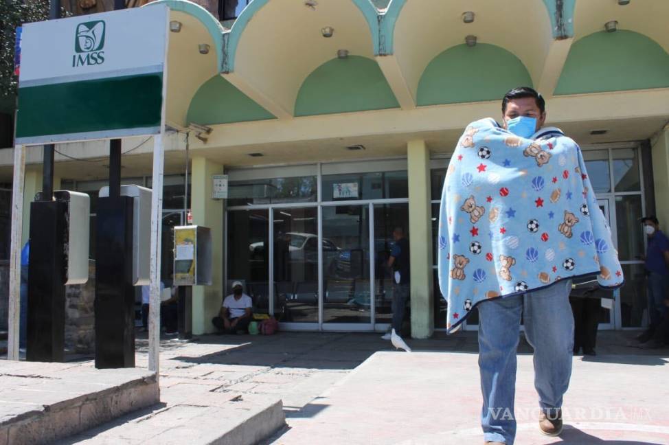 $!Dan de alta a bebé milagro en Saltillo, personal del IMSS evitó contagio