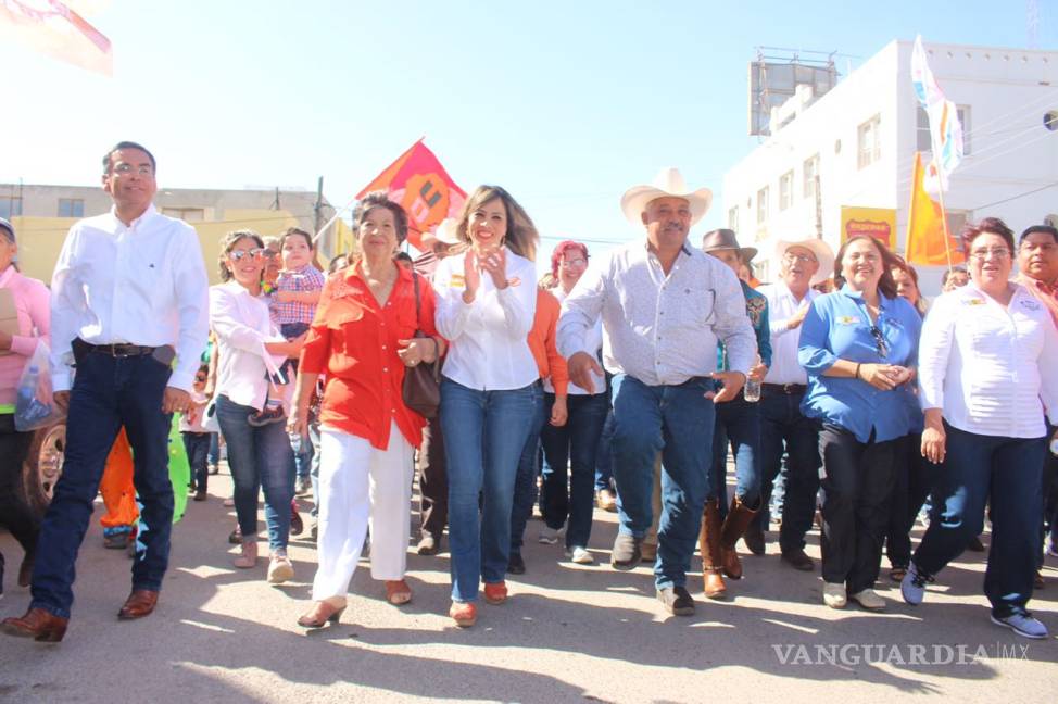 $!Cuauhtémoc Rodríguez se registra como candidato a la presidencia de Sabinas por 'Coahuila al Frente'