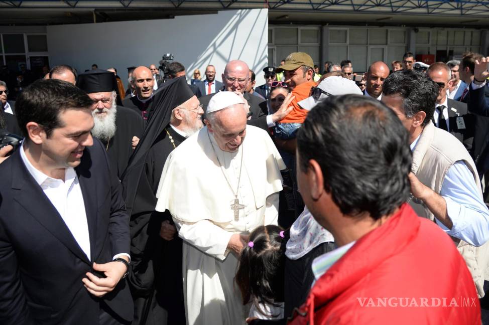 $!El Papa a los refugiados de Lesbos: “No están solos ¡No pierdan la esperanza!”