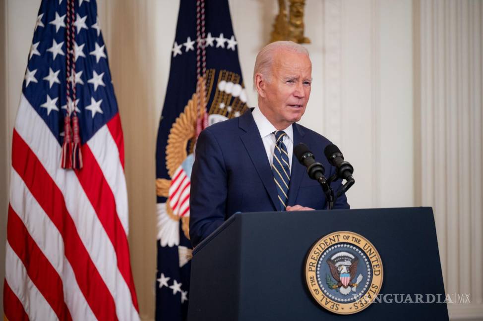 $!Joe Biden dijo que las municiones en racimo enviadas a Ucrania son un recurso provisional para las fuerzas en peligro de quedarse sin municiones.