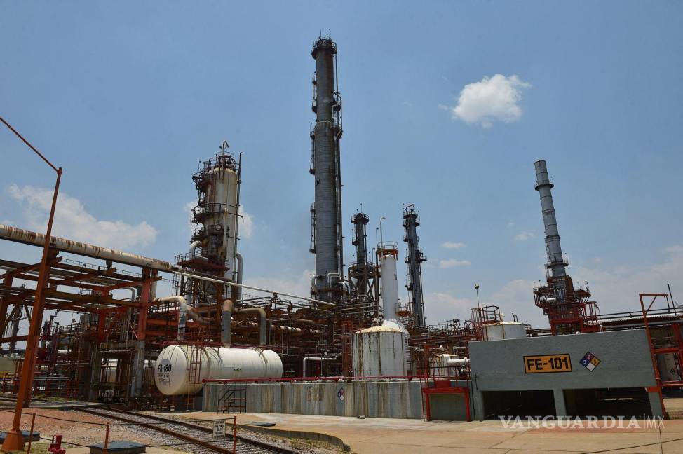 $!Visita a la refinería de Tula, Hudalgo, en la que se le construye una planta coquizadora que procesará combustóleo.