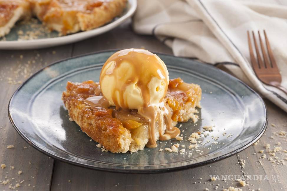 $!.Tarta de manzana y canela con helado de vainilla