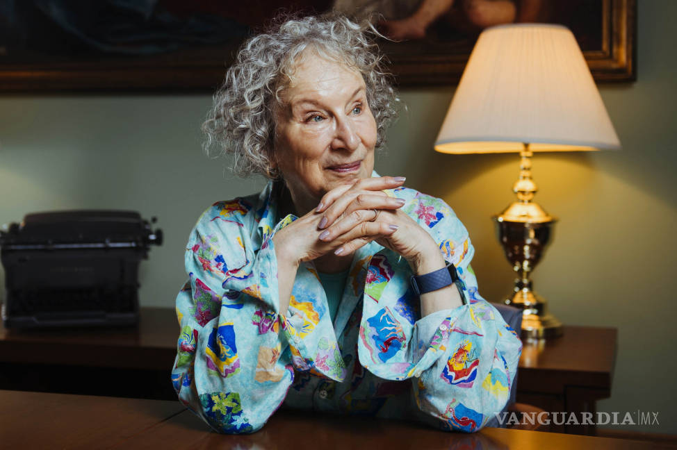 $!Margaret Atwood y Salman Rushdie son candidatos al Premio Booker