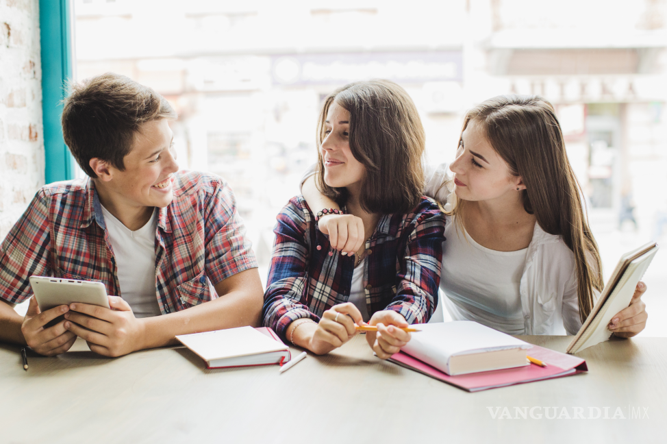 $!Estudiar en equipo puede aligerar la carga de las temáticas.