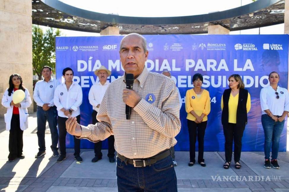 $!En el marco del Día Mundial de la Prevención del Suicidio, autoridades municipales de Monclova, junto con el sector salud y estudiantes, organizaron una marcha para concientizar sobre la importancia de prevenir el suicidio.