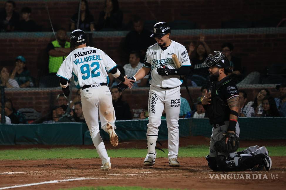 $!Saraperos logró descontar con un par de jonrones, no fue suficiente para evitar la derrota. La serie continuará este sábado con el tercer partido.