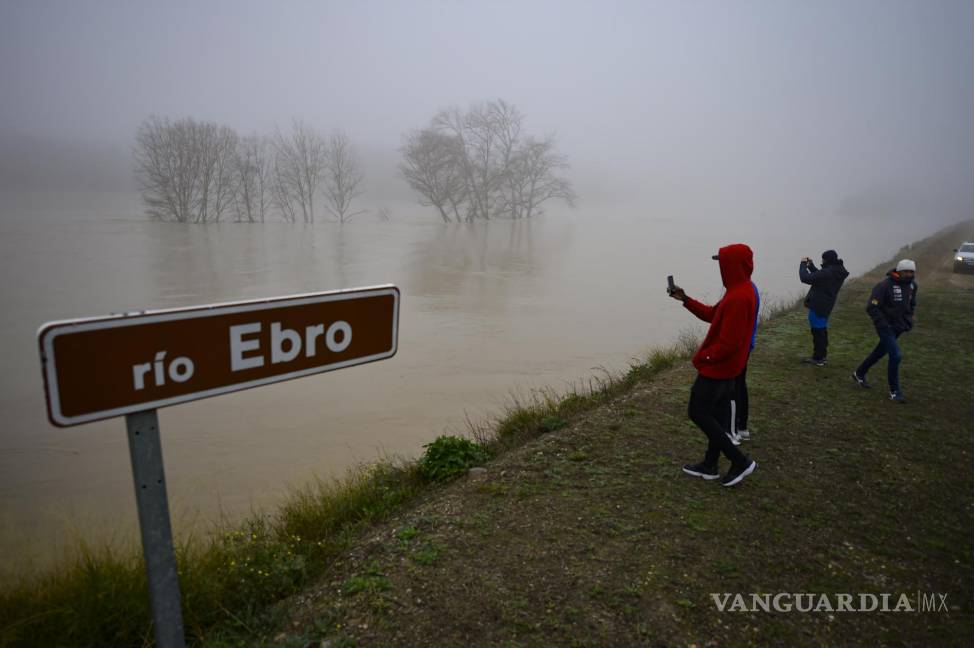 $!Las inundaciones en el río Ebro cerca de Pradilla de Ebro, Aragón, España. AP/Alvaro Barrientos