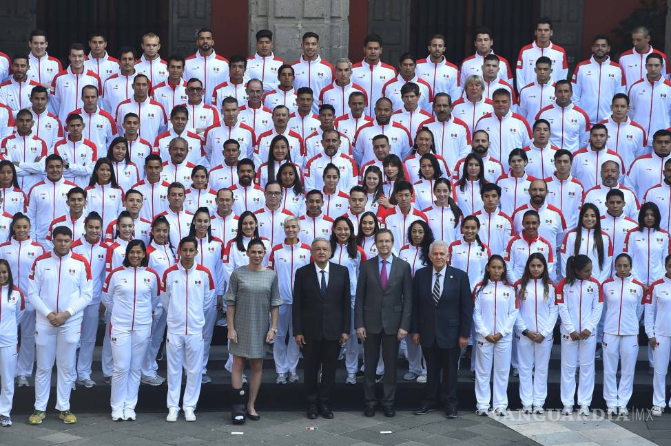 $!Abandera AMLO a delegación mexicana que acudirá a juegos Panamericanos Lima 2019 (Fotogalería)