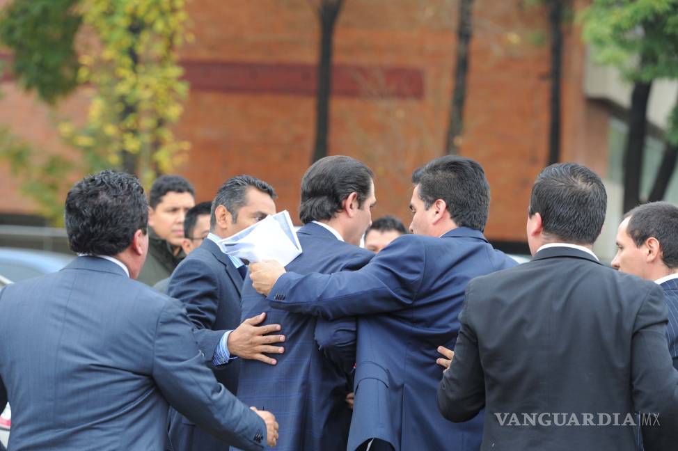 $!Padrés se entrega, se dice inocente… y PGR va por sus 8.8 mdd