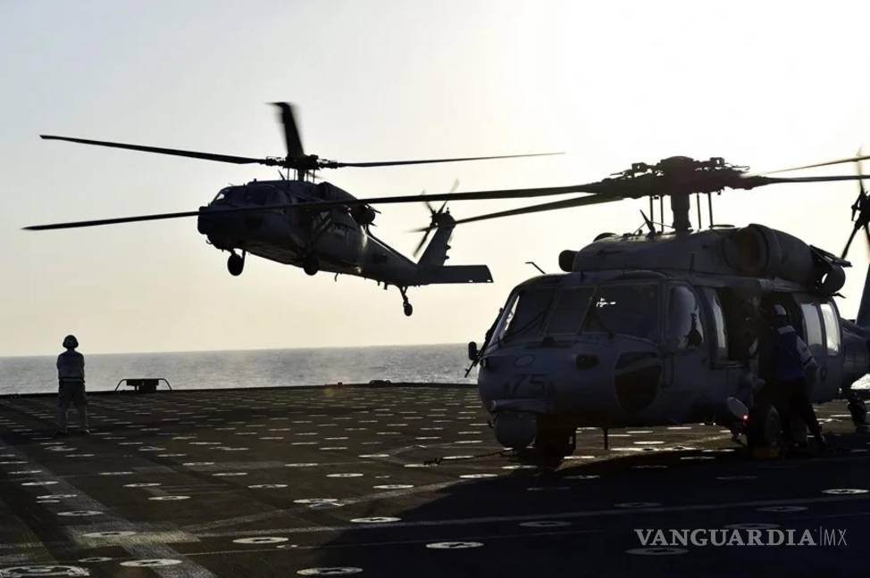 $!Helicópteros MH-60 de Estados Unidos, que mantiene un despliegue militar cerca de aguas de Venezuela.