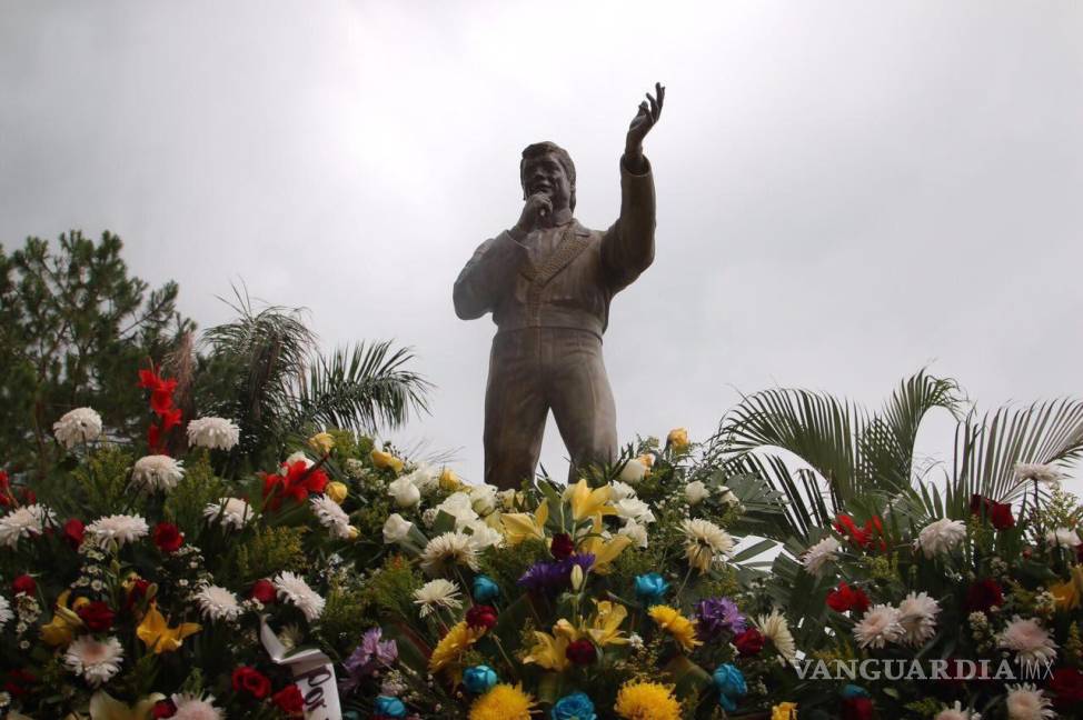 $!En 2017, se declaró el Día Oficial de Juan Gabriel en Michoacán, mientras que en Los Ángeles se celebra el 28 de octubre y en El Paso, el 28 de agosto.