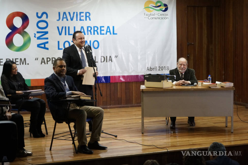 $!Rinden homenaje a Javier Villarreal en la Facultad de Ciencias de la Comunicación de la UAdeC