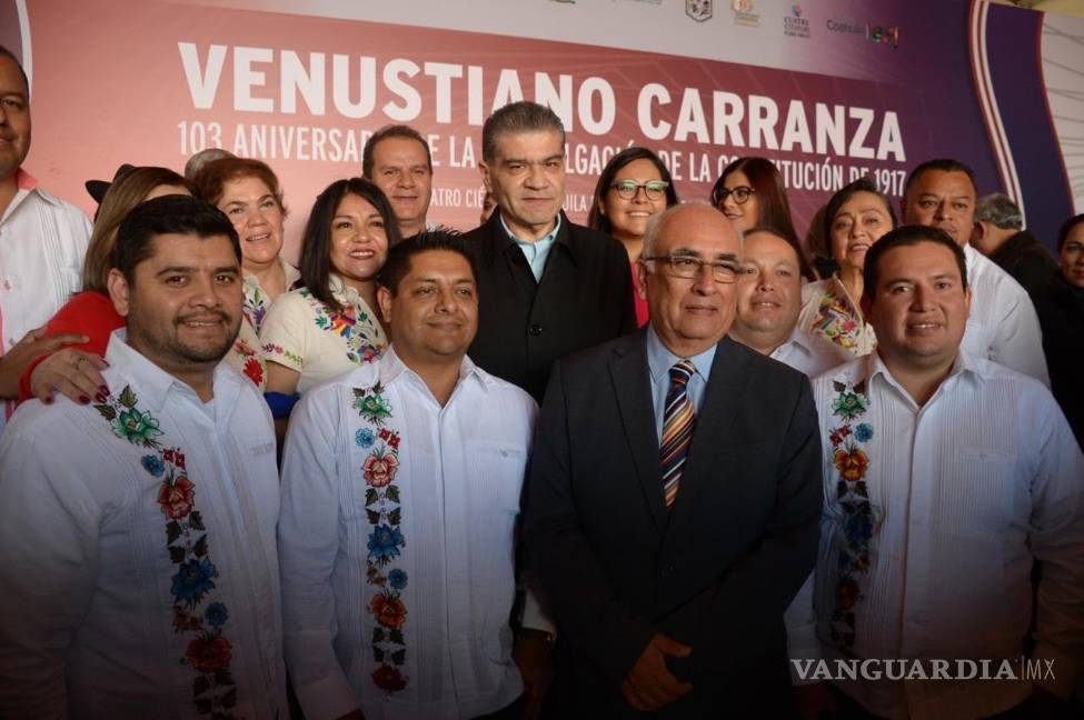 $!Firma gobernador Miguel Riquelme hermanamiento de Cuatro Ciénegas y Xicotepec, Puebla